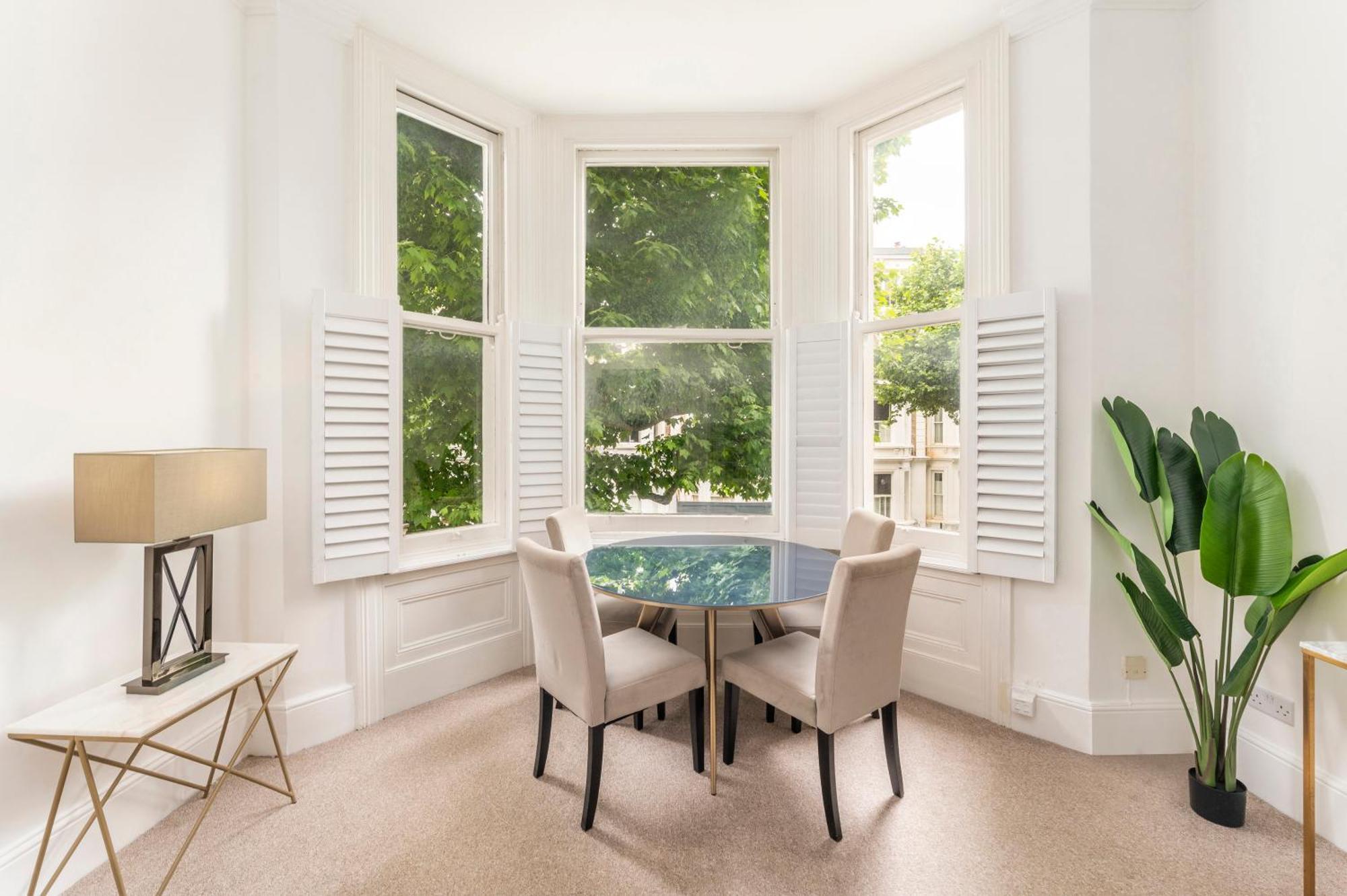 Kensington Luxury Retreat: Spacious 2-Bedroom with Prime Location London Exterior photo